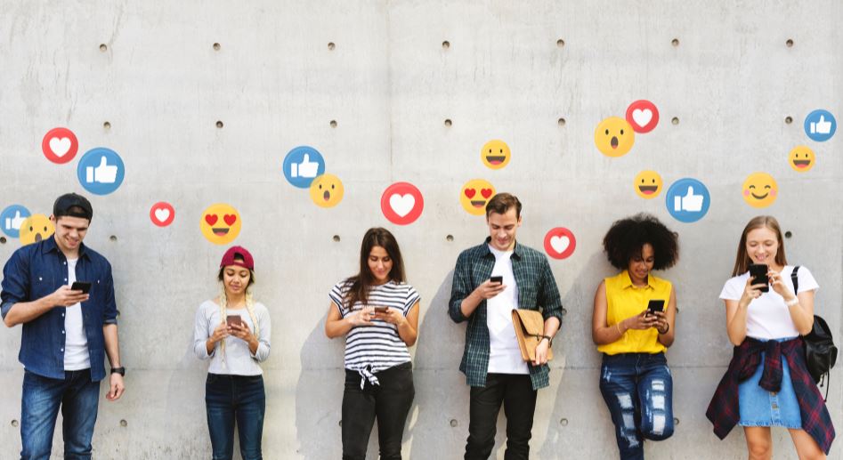 Addressing cross-cultural issues in emoji “translation”